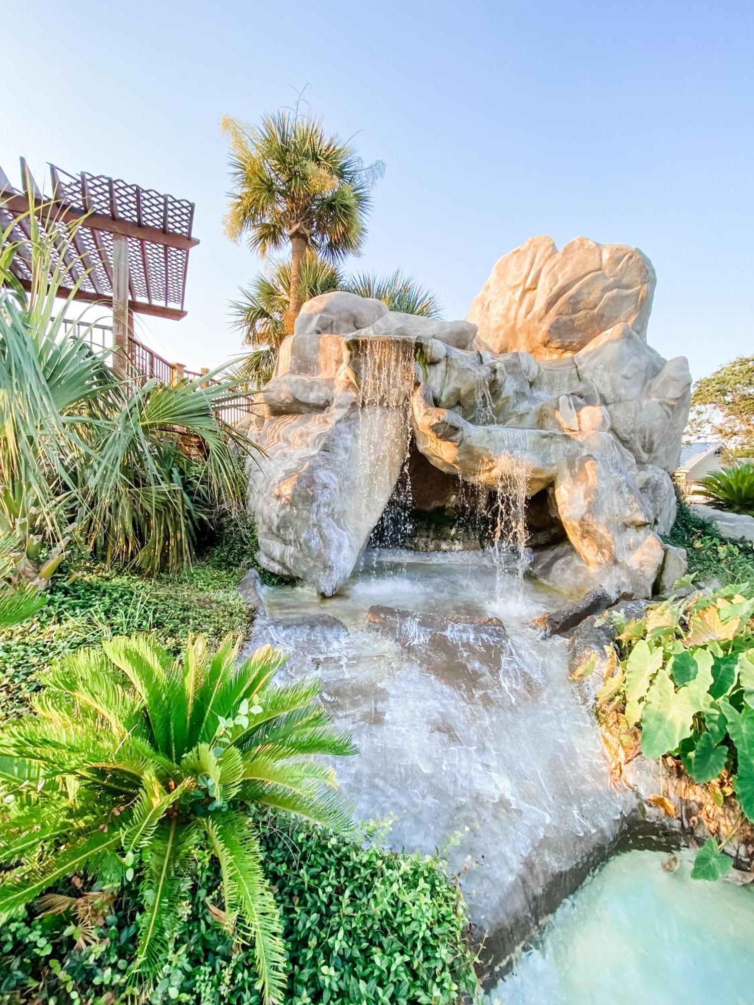Holiday home The Salty Suite: Beachside Retreat With Heated Pool & Hot Tub *