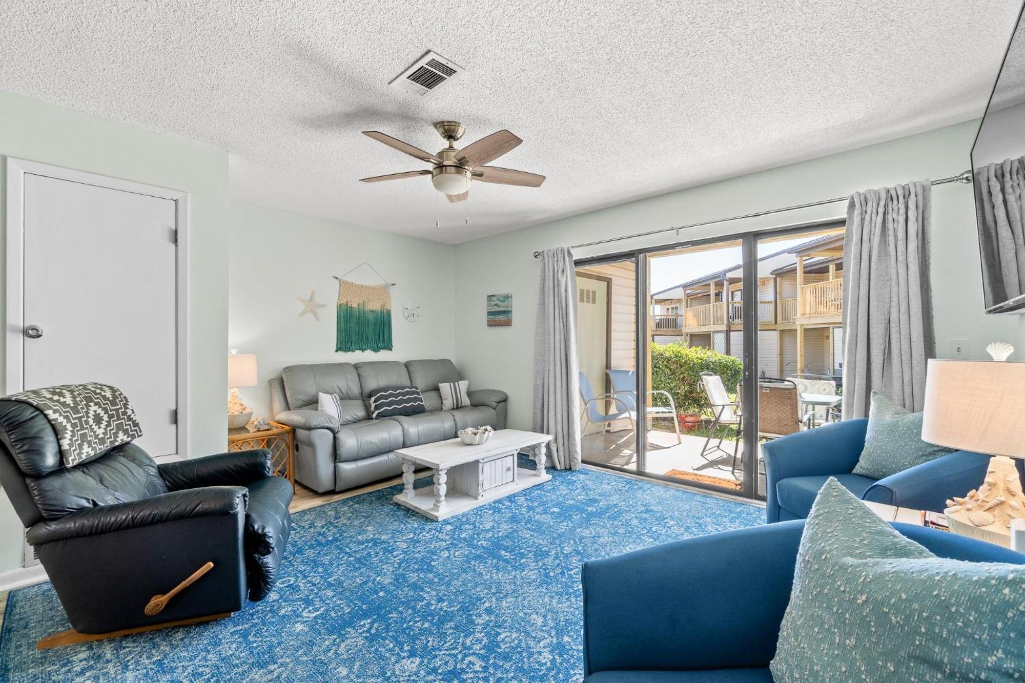 The Salty Suite: Beachside Retreat With Heated Pool & Hot Tub Holiday home *