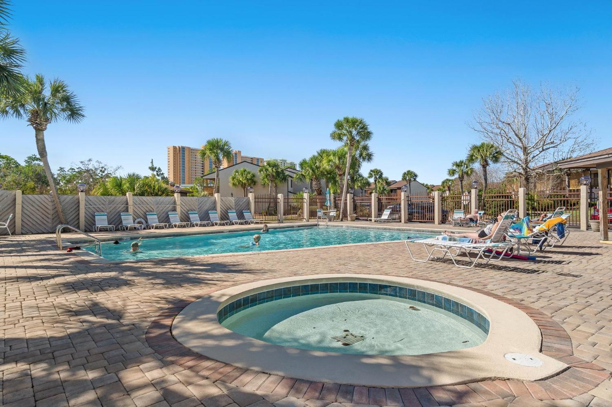 Holiday home The Salty Suite: Beachside Retreat With Heated Pool & Hot Tub
