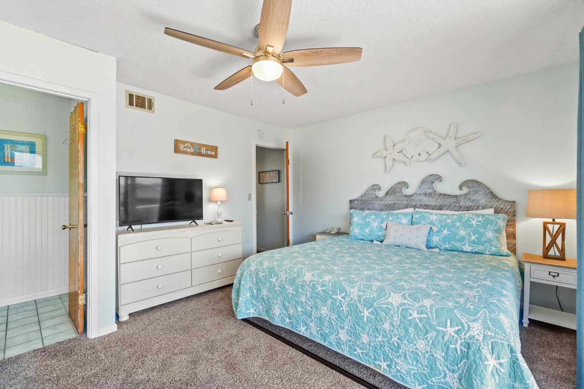 The Salty Suite: Beachside Retreat With Heated Pool & Hot Tub *