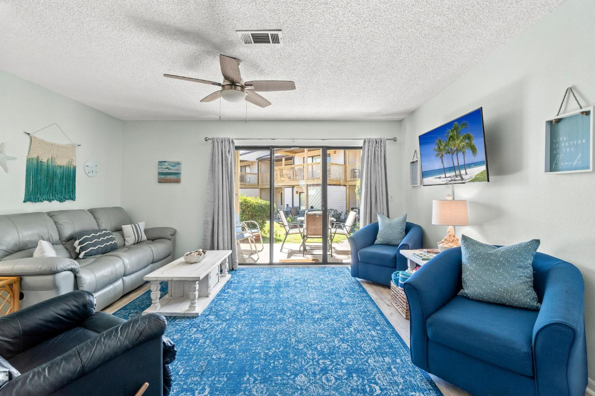 The Salty Suite: Beachside Retreat With Heated Pool & Hot Tub Holiday home