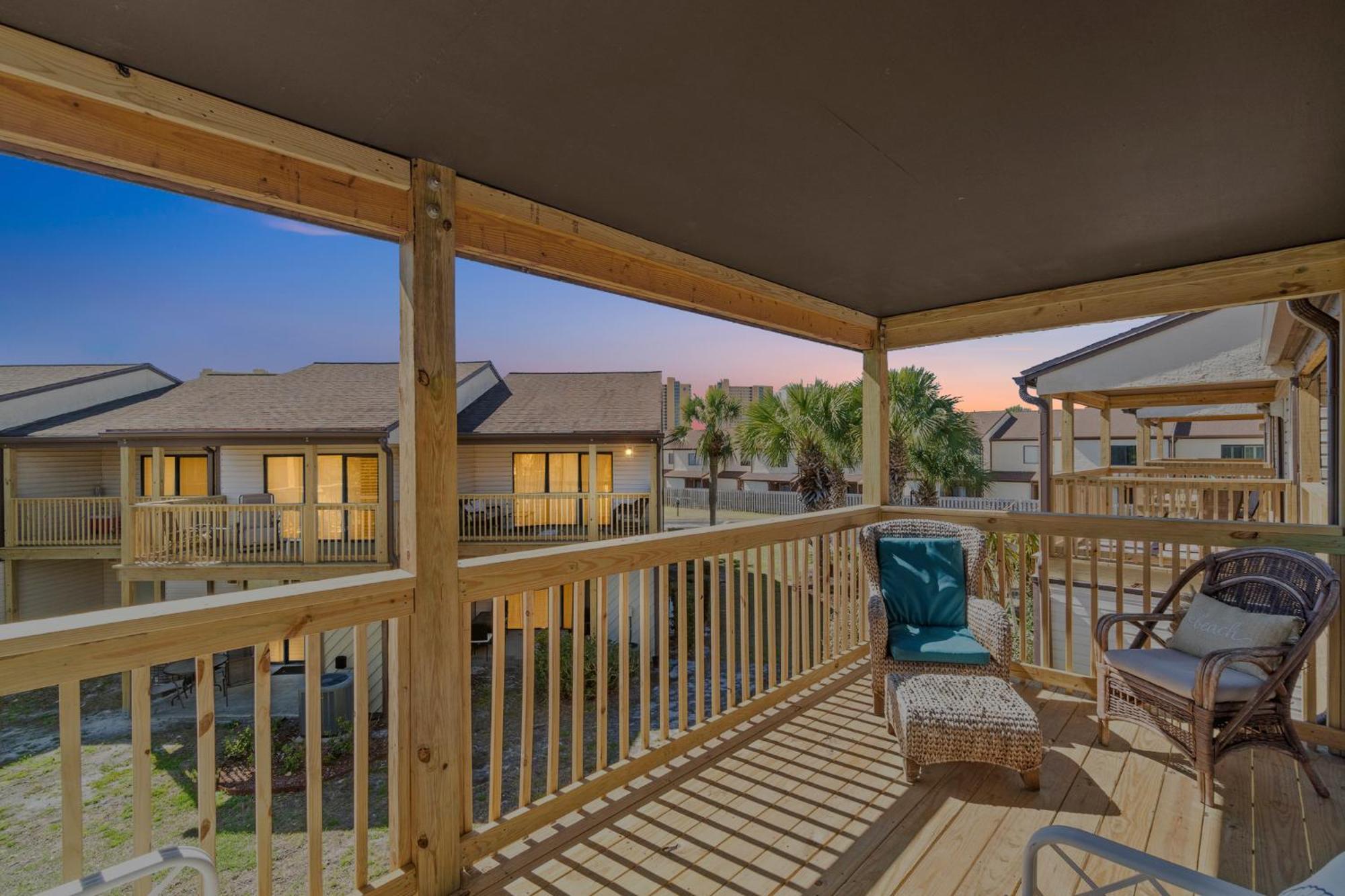 The Salty Suite: Beachside Retreat With Heated Pool & Hot Tub